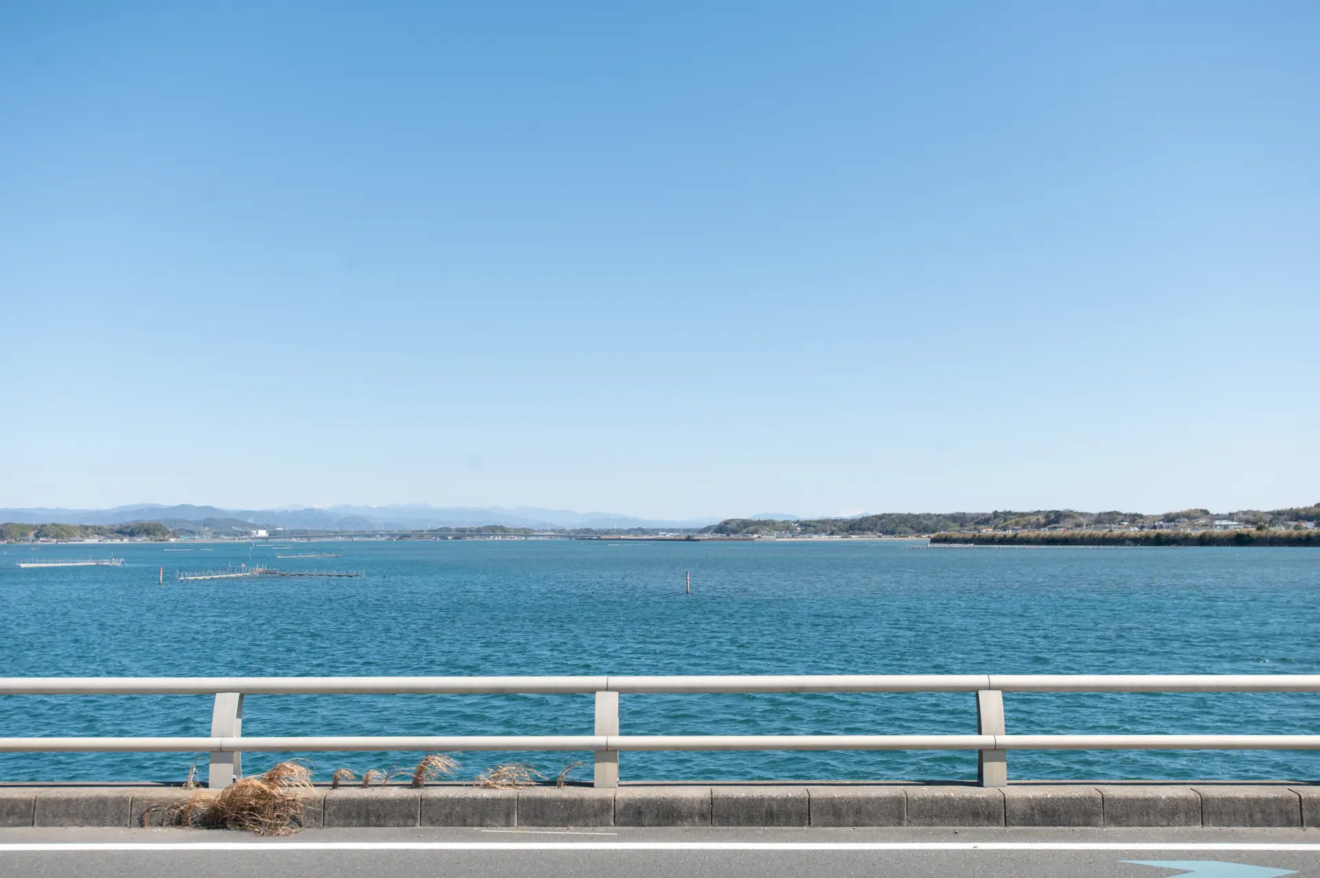 浜名湖の向こうに富士山が見えることも