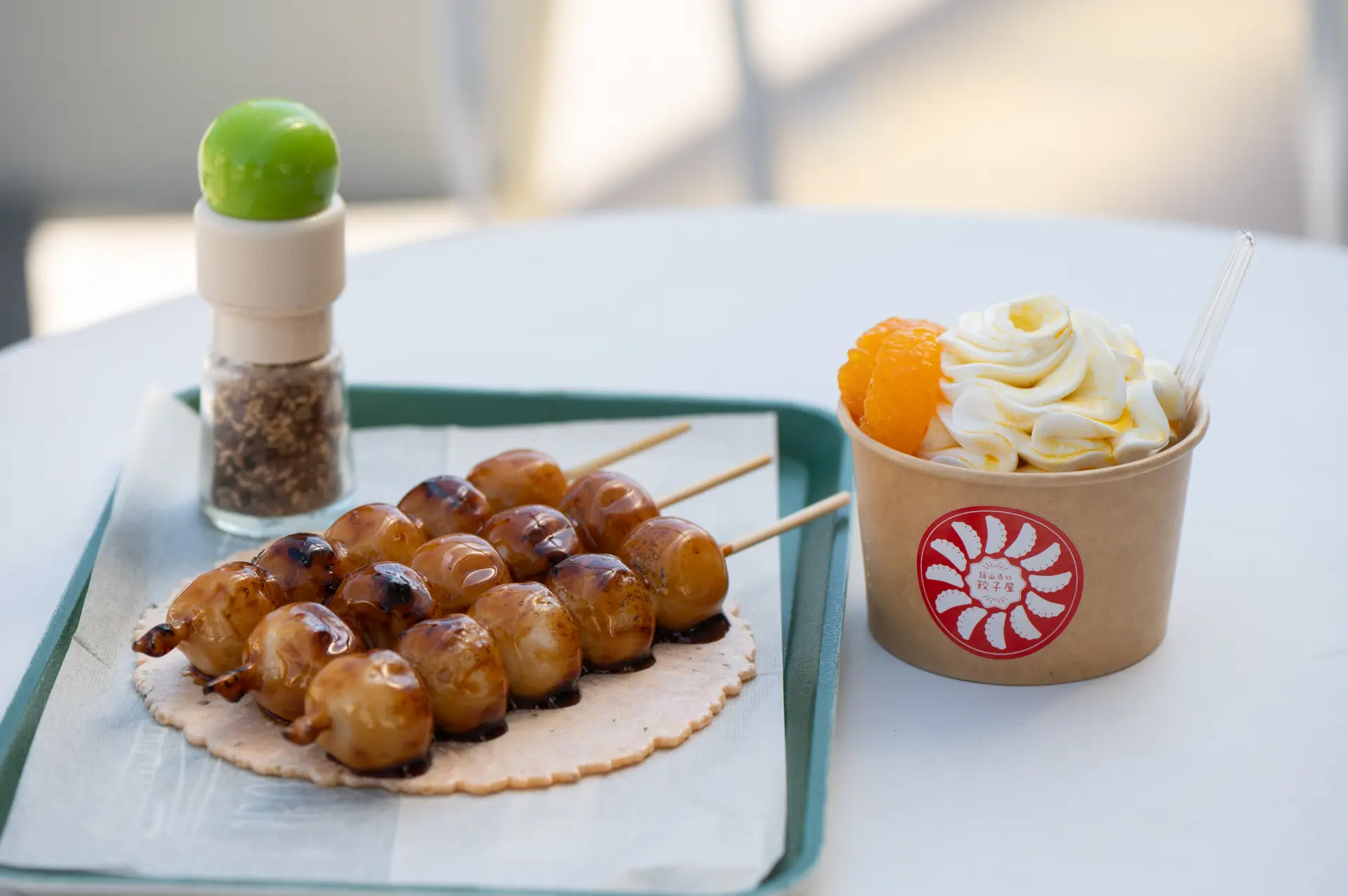 うなタレみたらし団子に山椒がマッチ