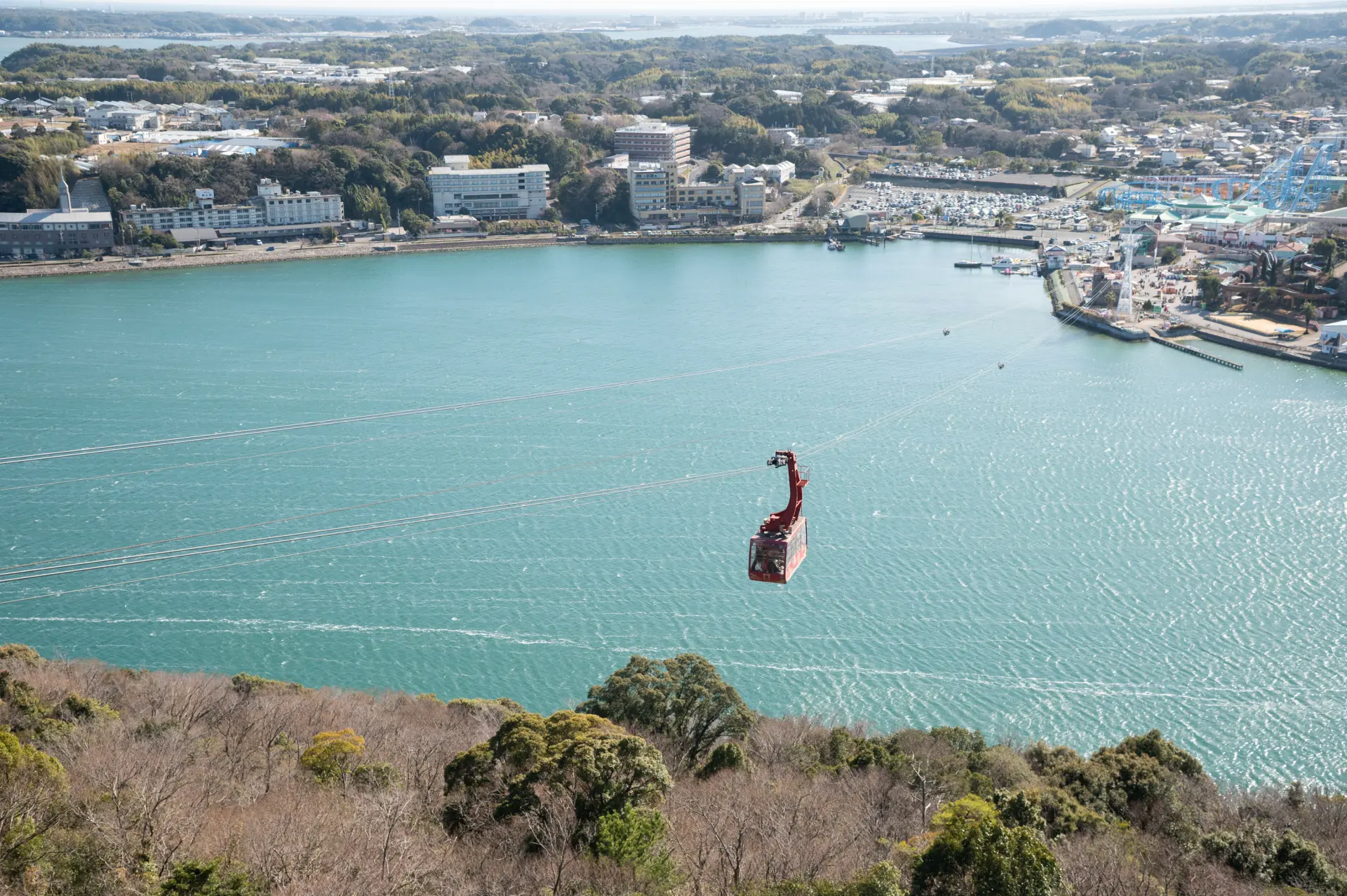 日本唯一の湖上ロープウェイ