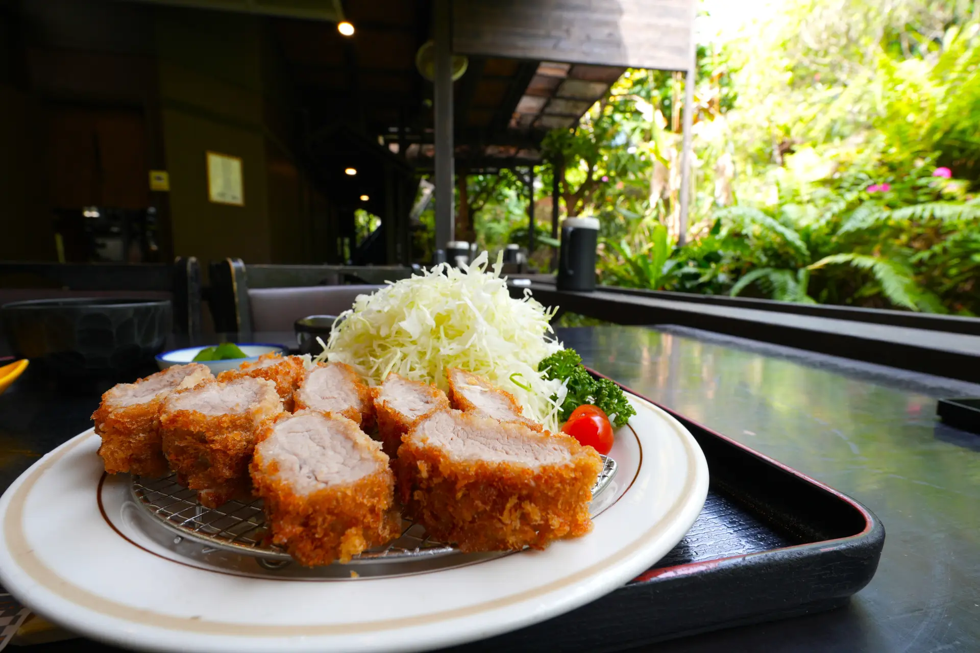 可品尝稀有阿古猪菲力炸猪排