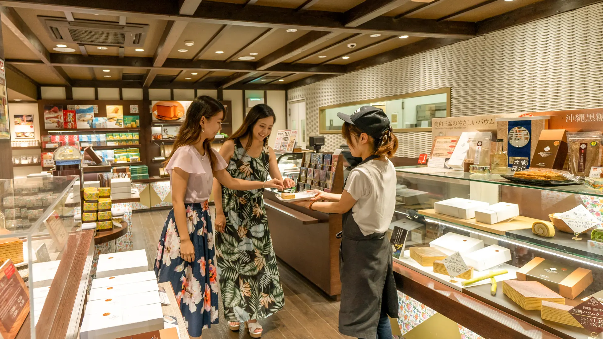 贩售富含矿物质的冲绳食材制作的特色甜点