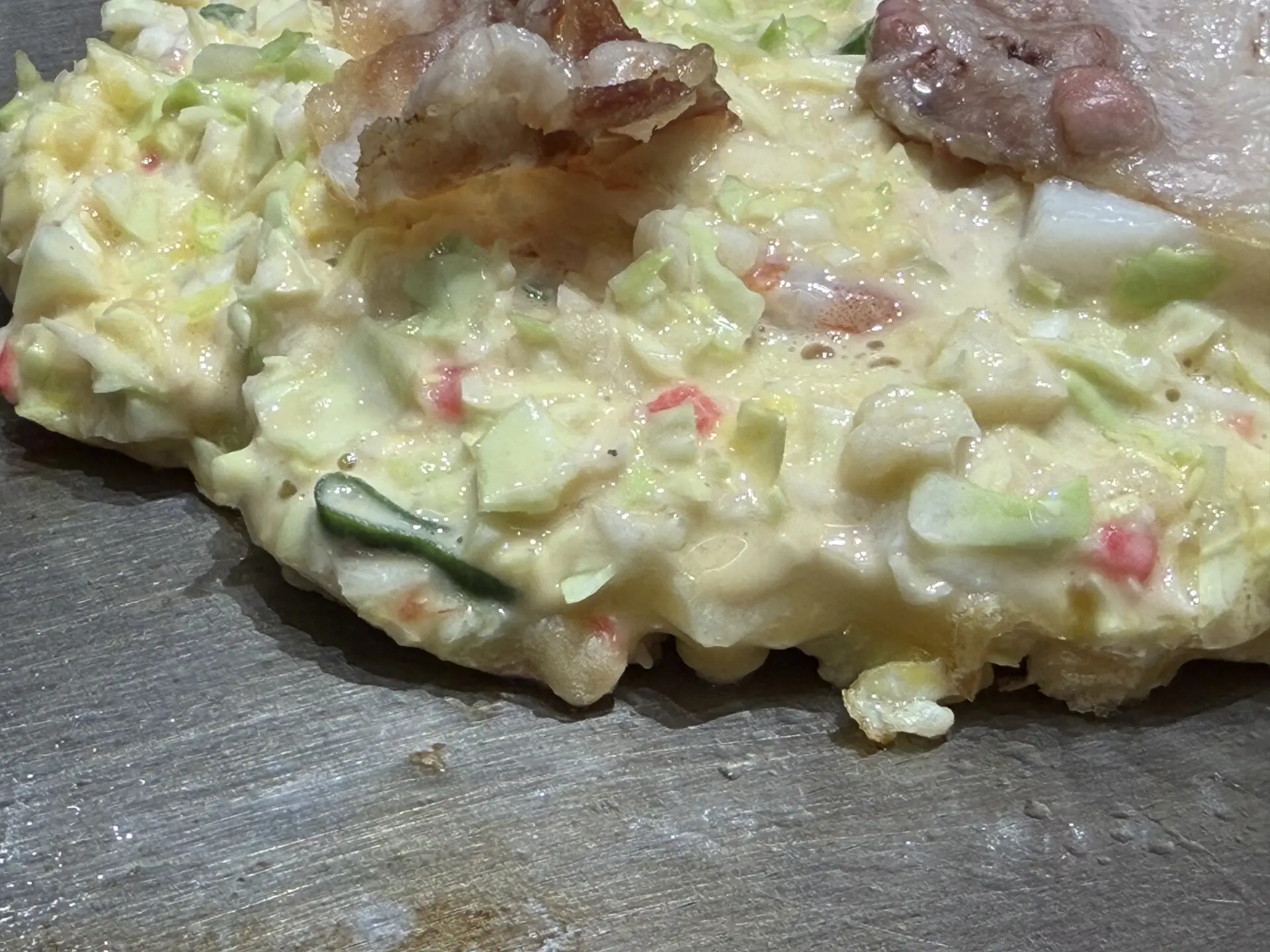 生地の周囲が乾くのを見極める