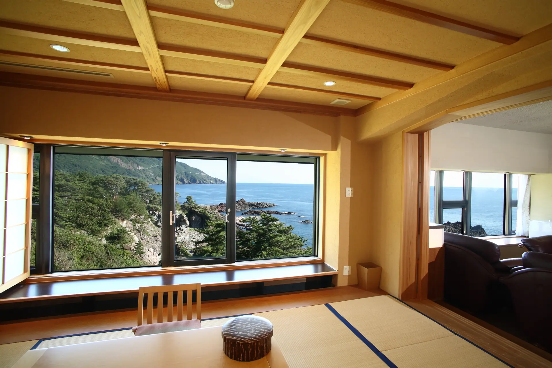 展望浴室やリビングを備えた特別室