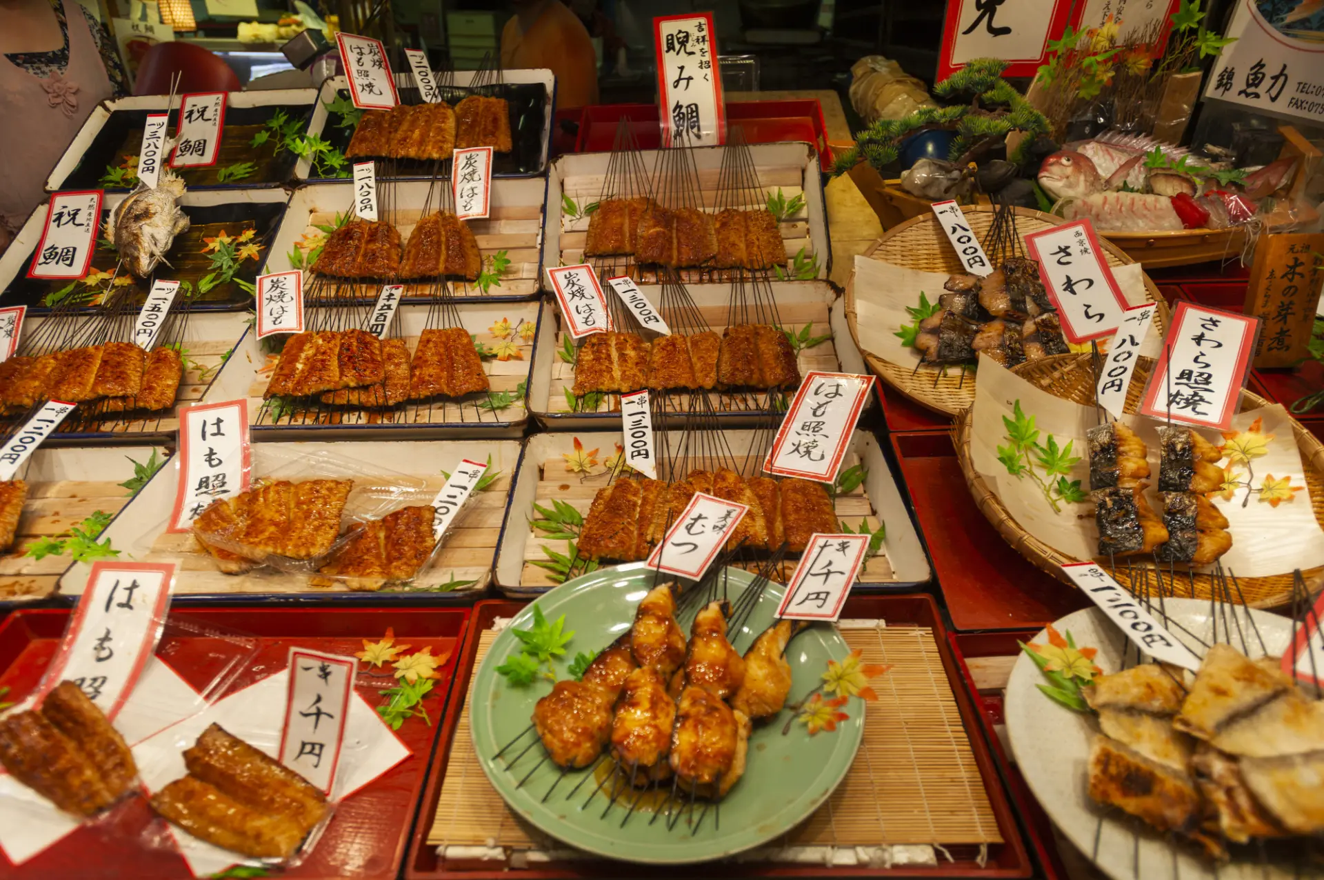 Fresh seafood lined up at the storefront (photo is for illustrative purposes)