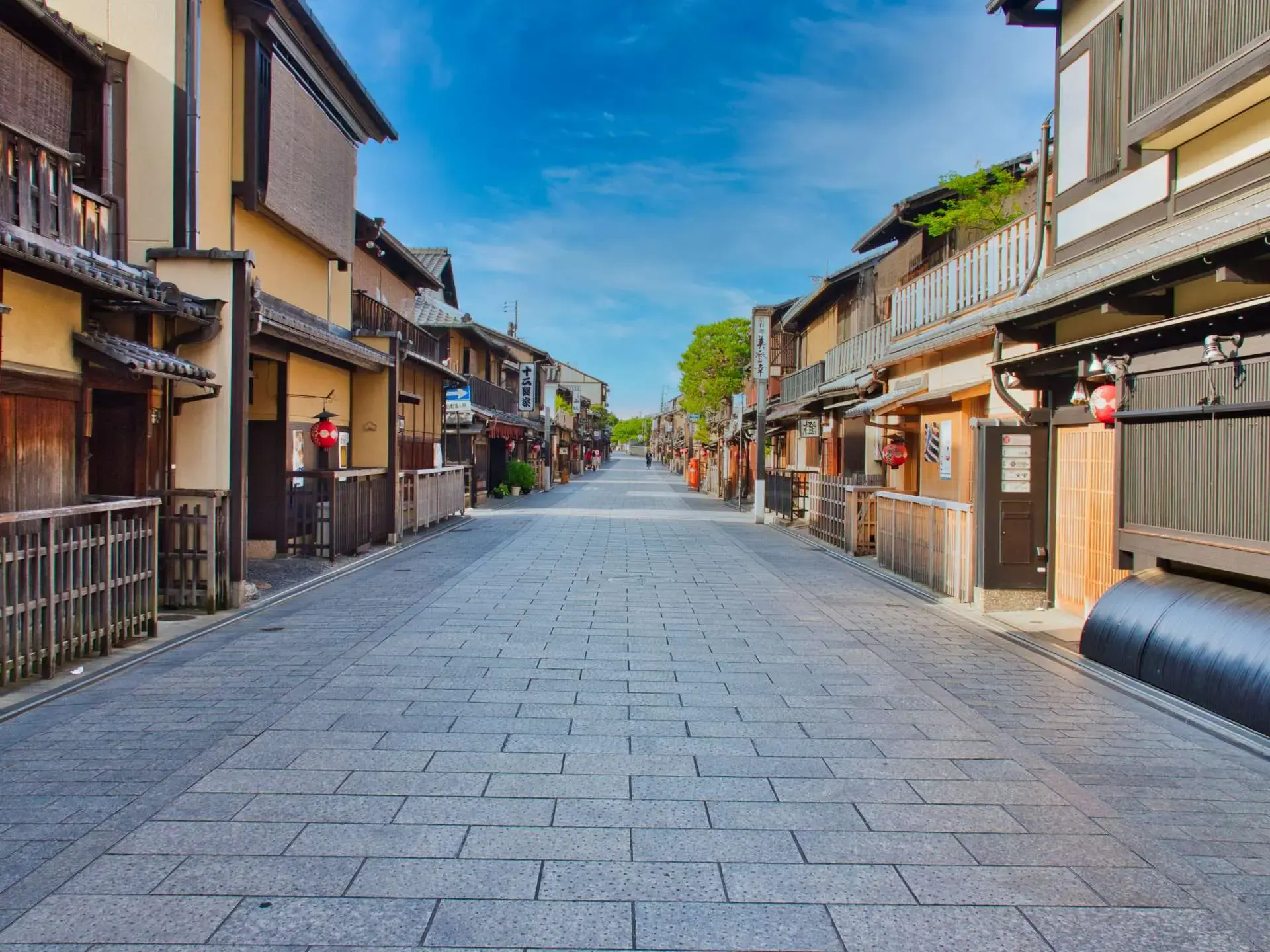 An atmospheric street running north to south through the heart of Gion