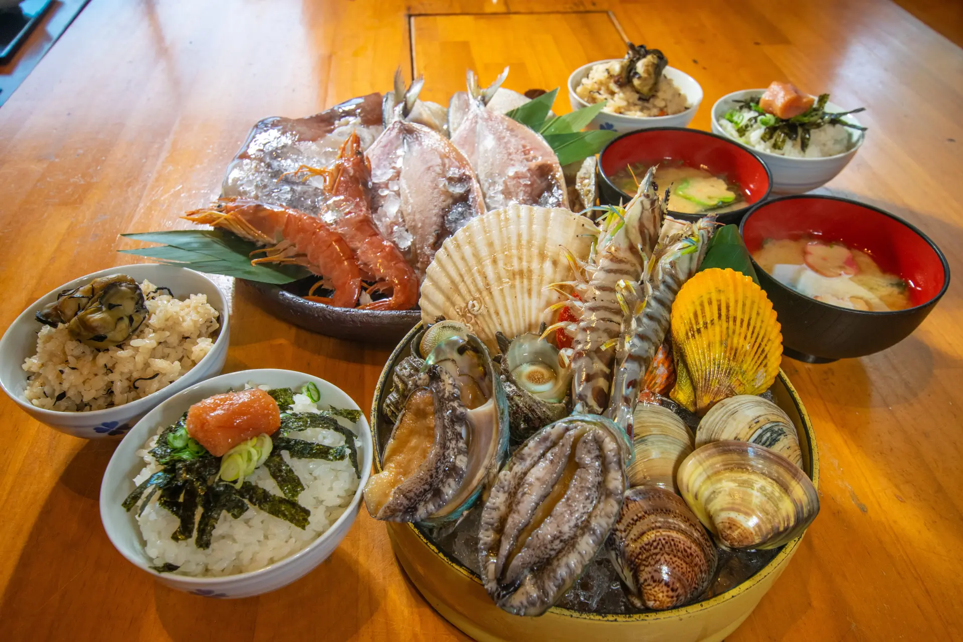 明太子・かに・いくらをのせたご飯ものも充実