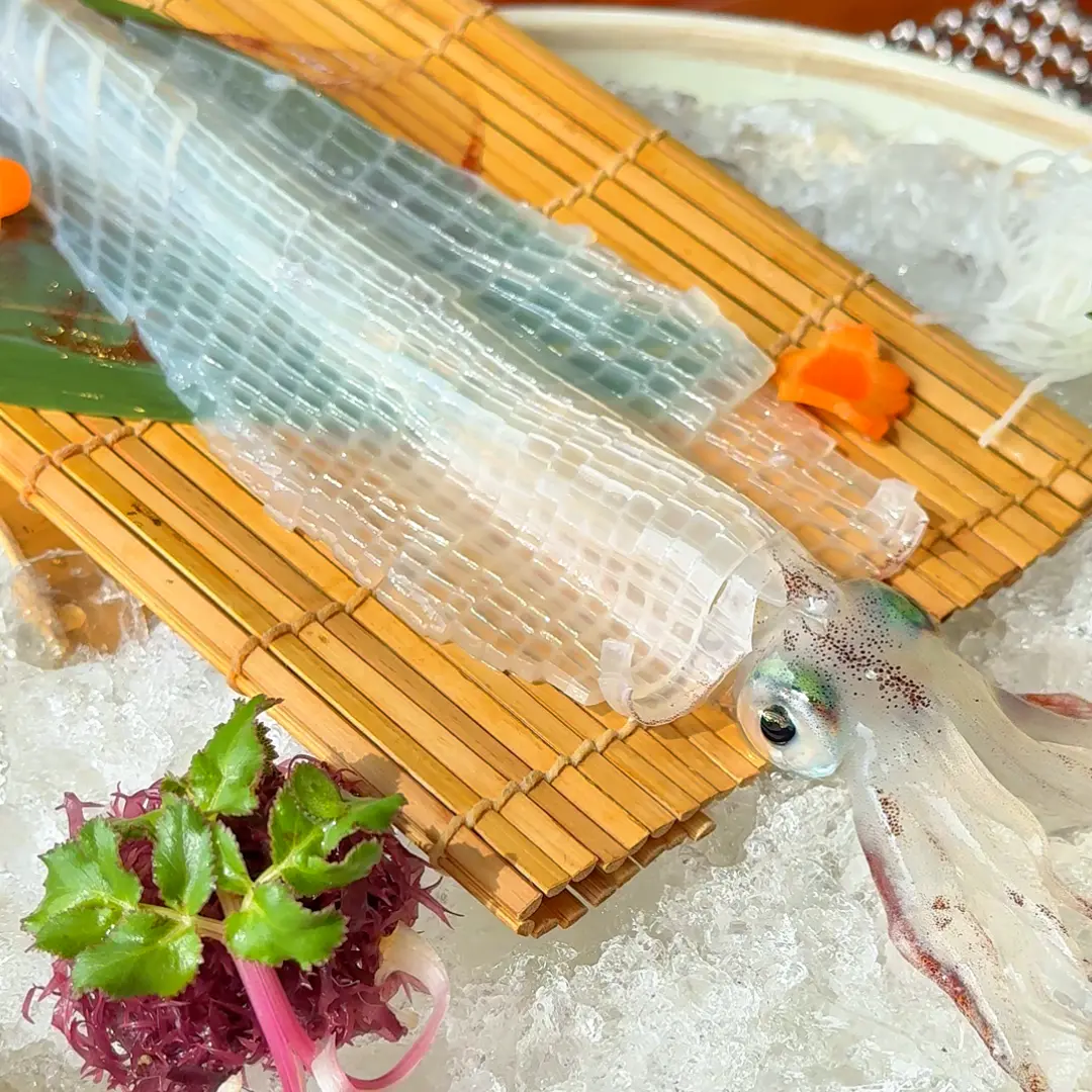 呼子直送の活きたヤリイカを使用