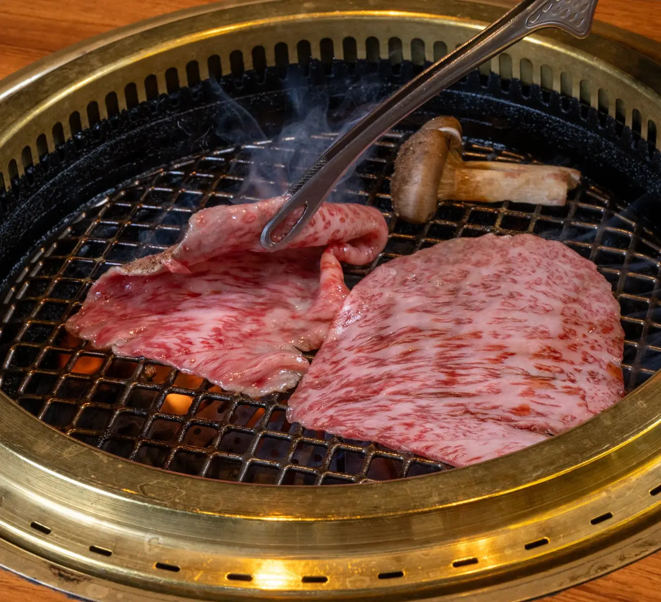 部位ごとに旨みを最大化する焼き加減で