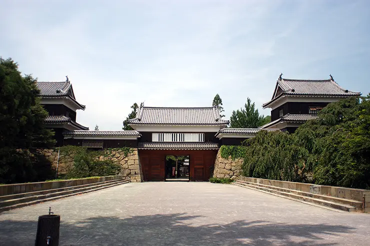 1994年に復元された東虎口櫓門