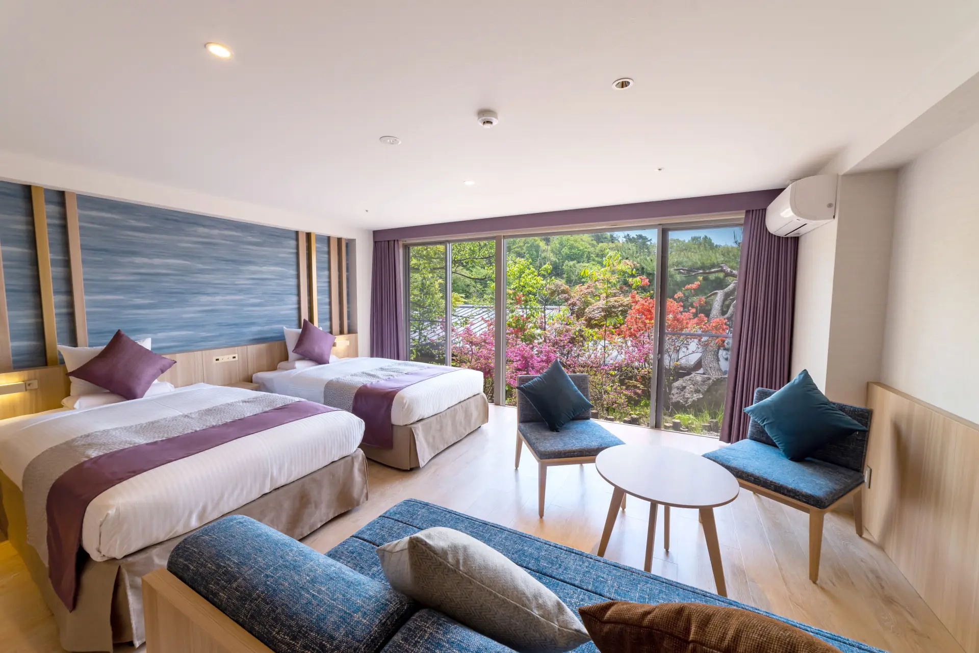 客室からも、四季折々の景色を一望できる