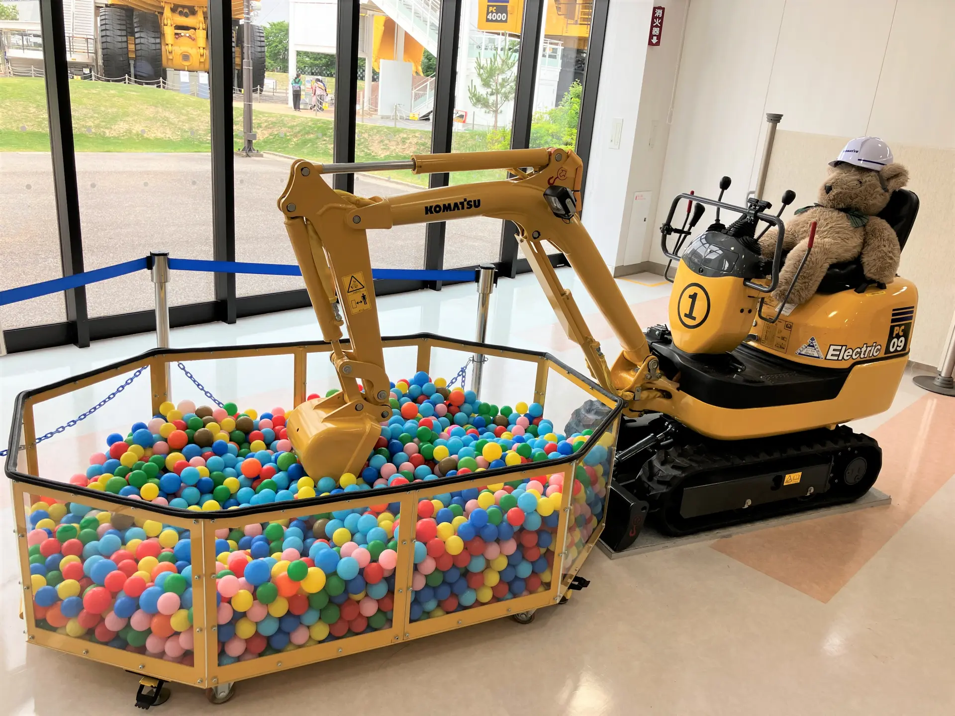 「わくわくコマツ未来館」はミニショベル操作体験などのコンテンツも充実