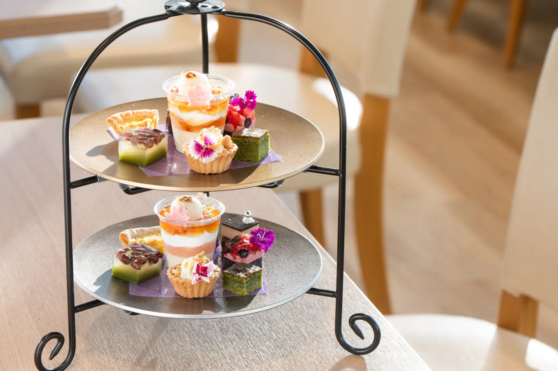 ชุดน้ำชายามบ่ายจำกัดเฉพาะช่วงการแสดง (ถ่ายเมื่อเดือนกุมภาพันธ์ 2026)