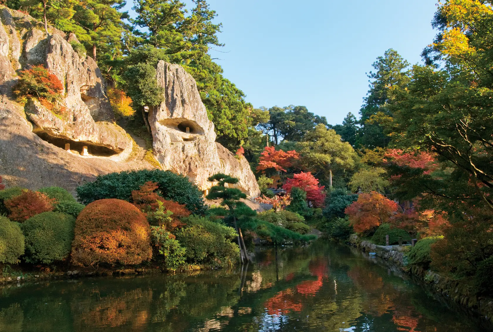 7つの国重要文化財と2つの名勝指定園を有する那谷寺