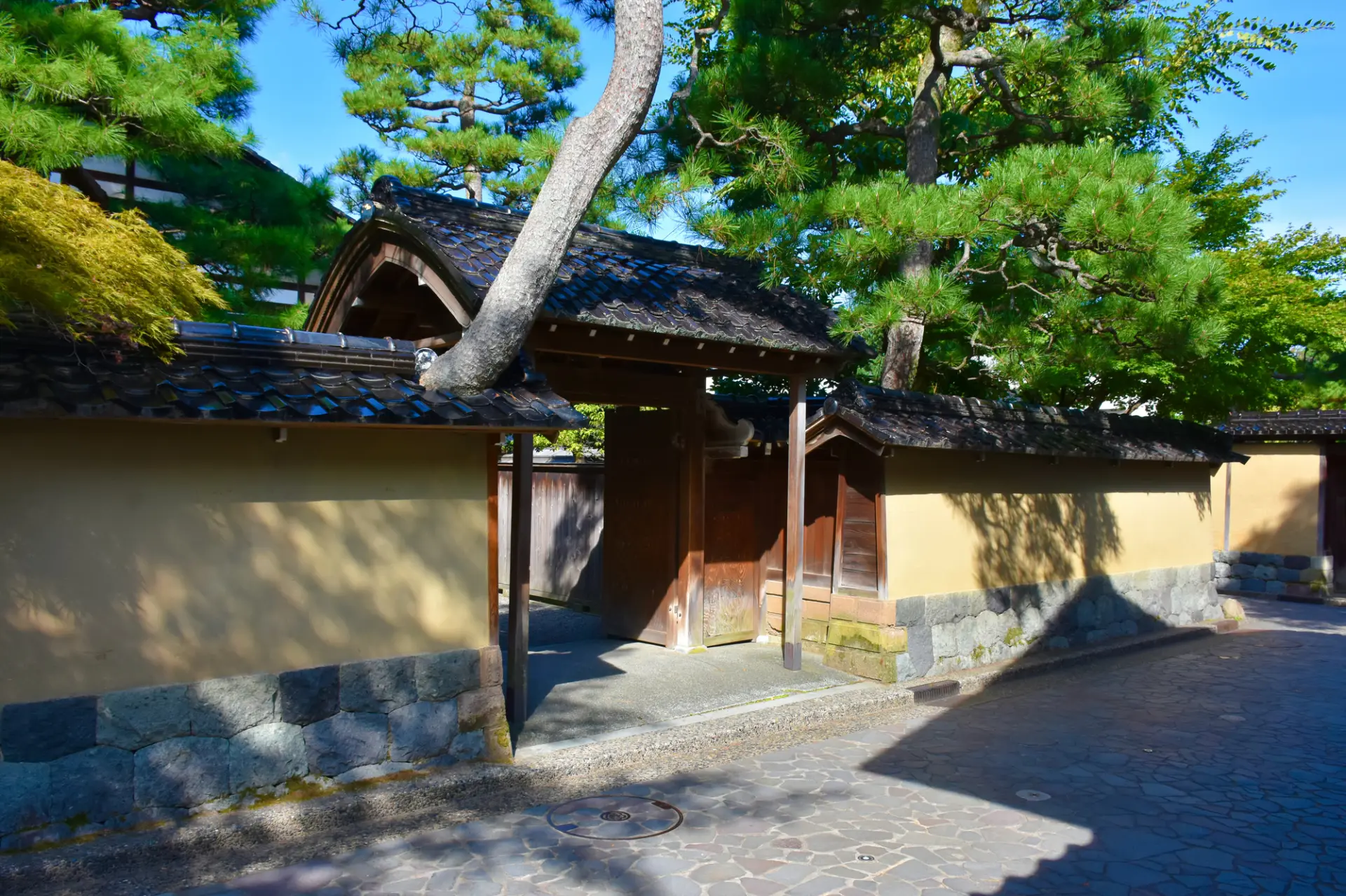 江戸時代の町並みを二人でのんびり散策するのも楽しい