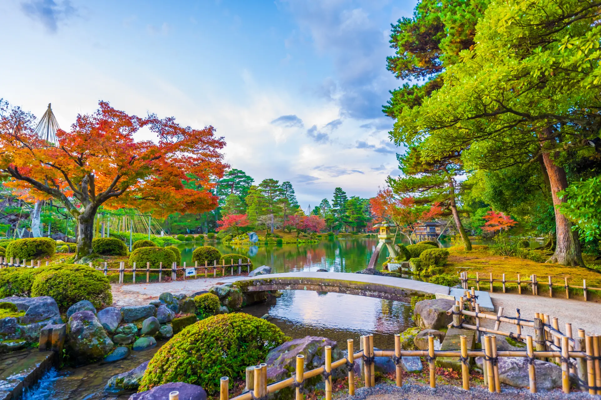 日本三名園のひとつに数えられる大名庭園