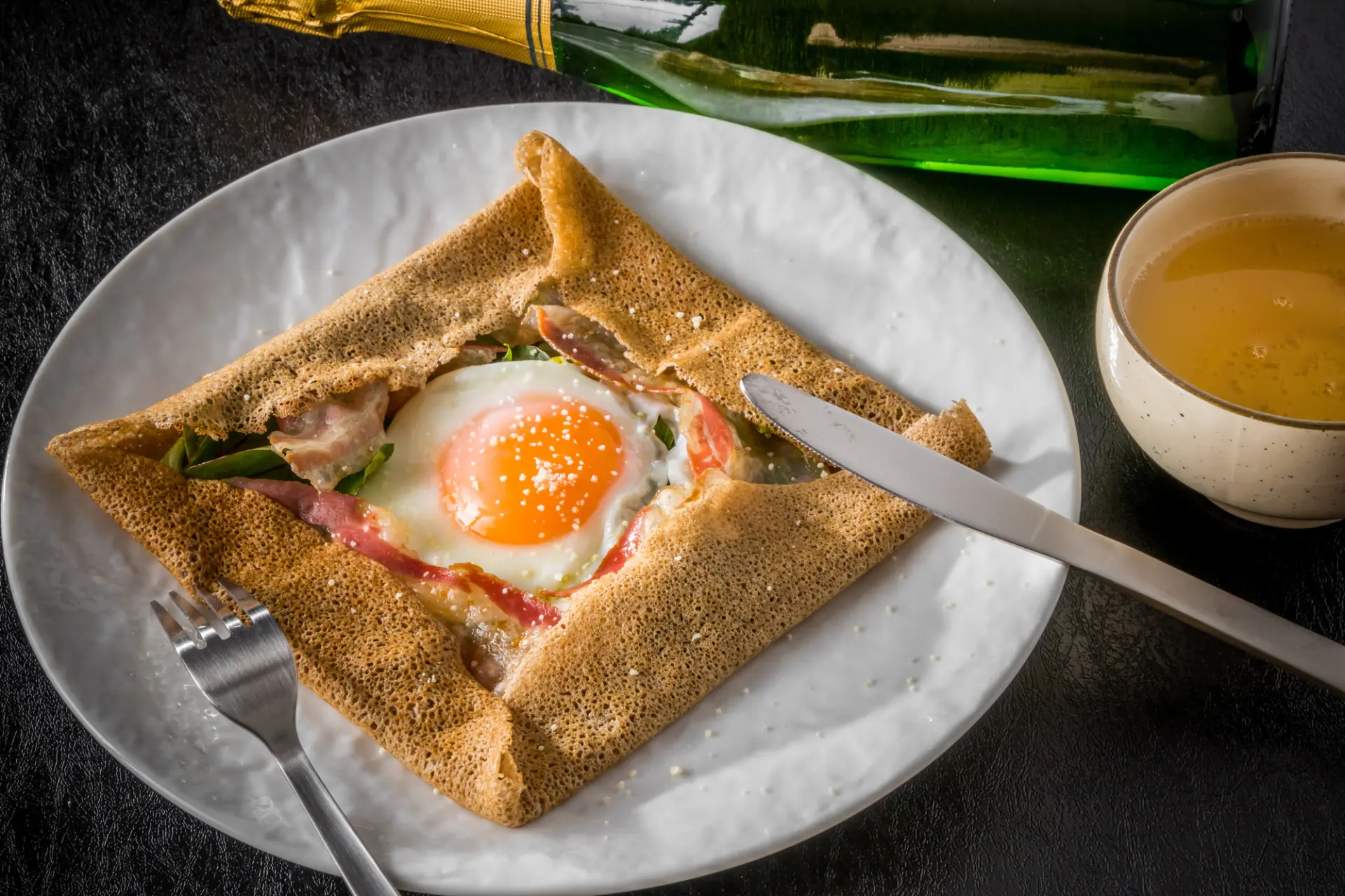 そば粉を使った看板メニューのガレット（写真はイメージです）