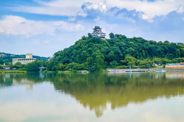 從名古屋站搭電車約30分鐘即可輕鬆造訪的「犬山城」