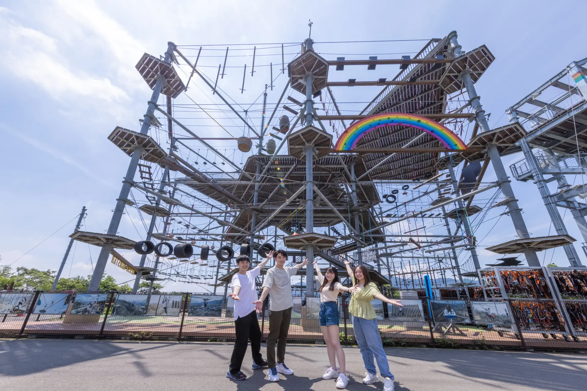 巨大アスレチック「マッスルモンスター2」の屋上からは絶景が望める