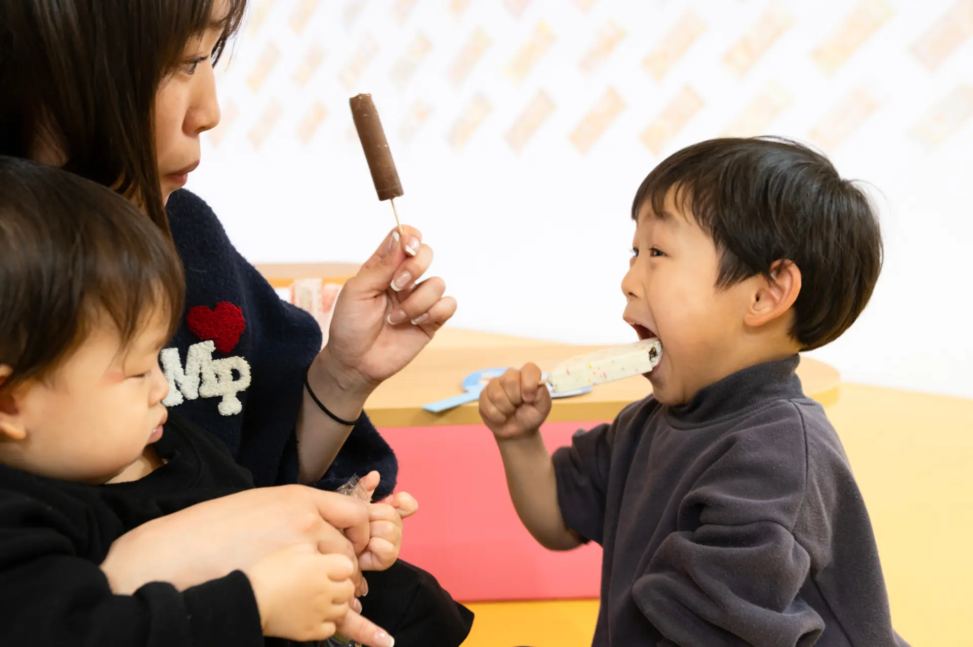 冰品樂園讓孩子們興奮不已