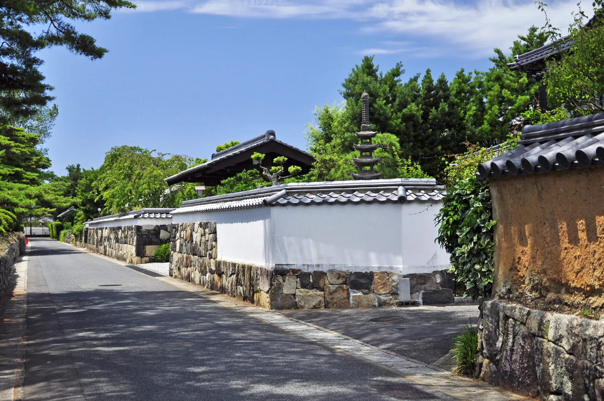 江戸の町筋がそのまま現代に引き継がれている萩の城下町