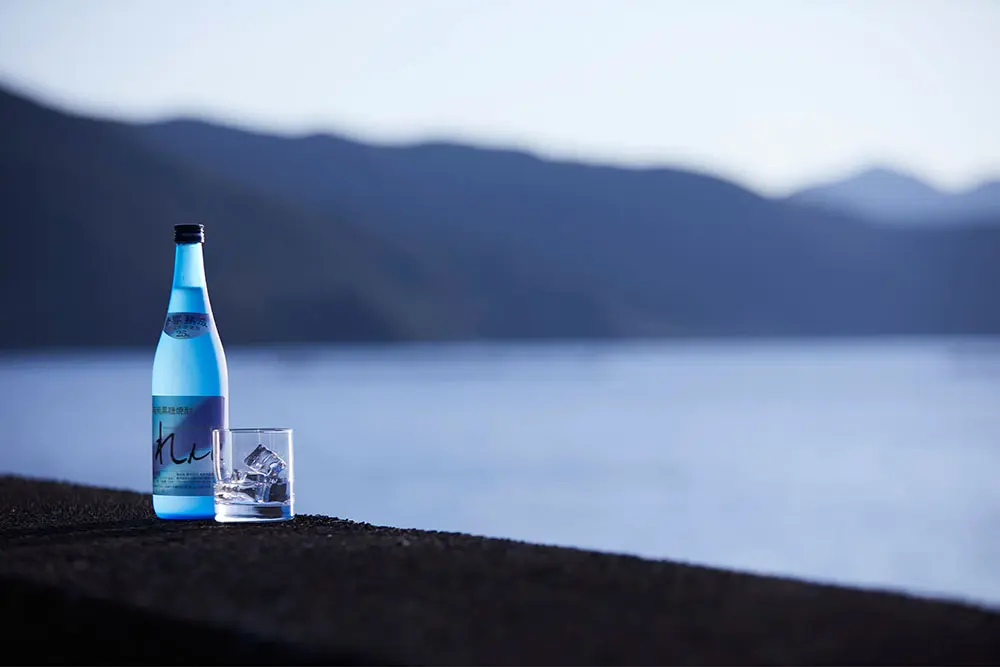 オリジナリティあふれる希少な黒糖焼酎「れんと」