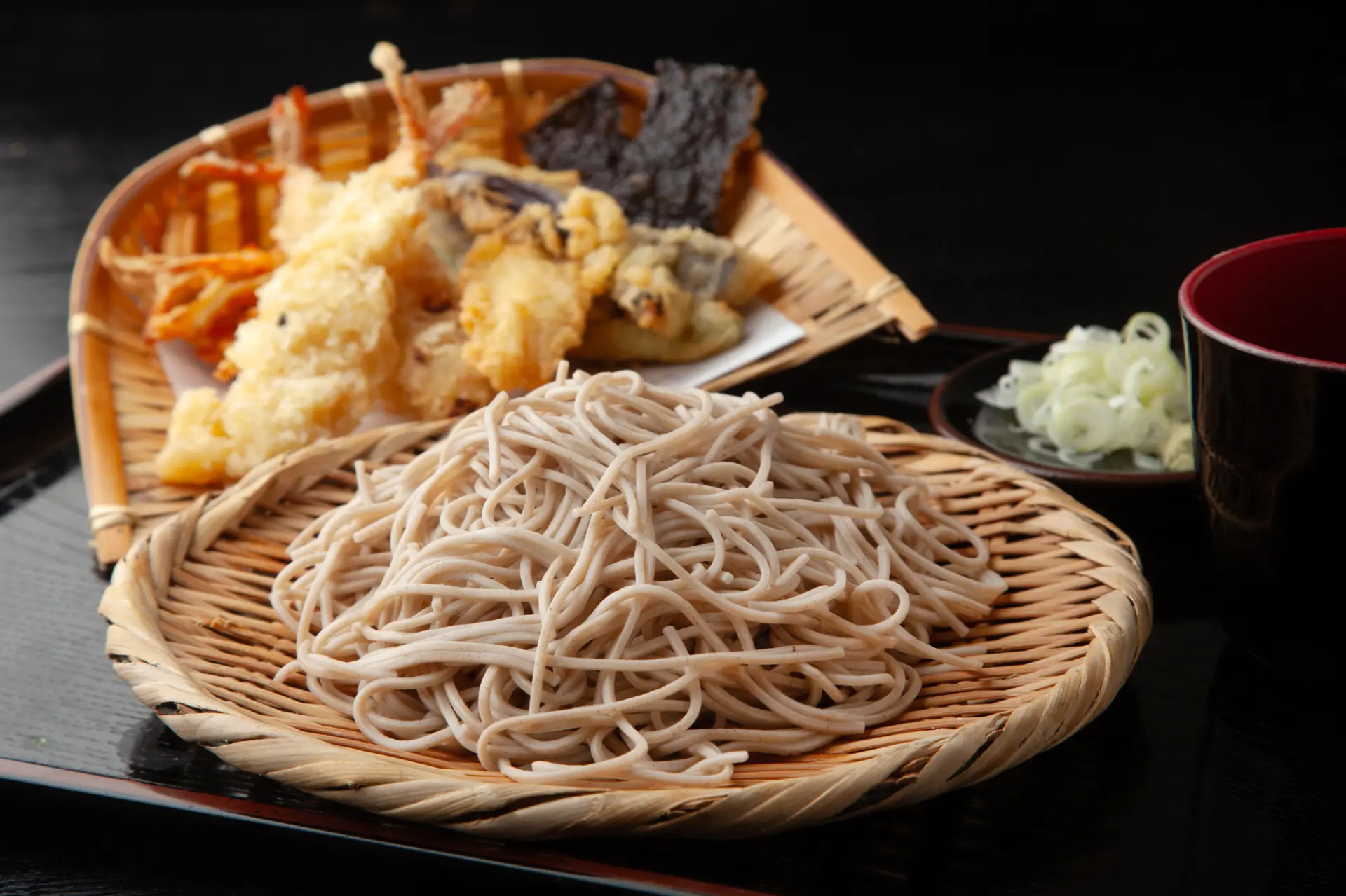 「そば焼酎」に合う「そばと天ぷら」は、定番の組み合わせ