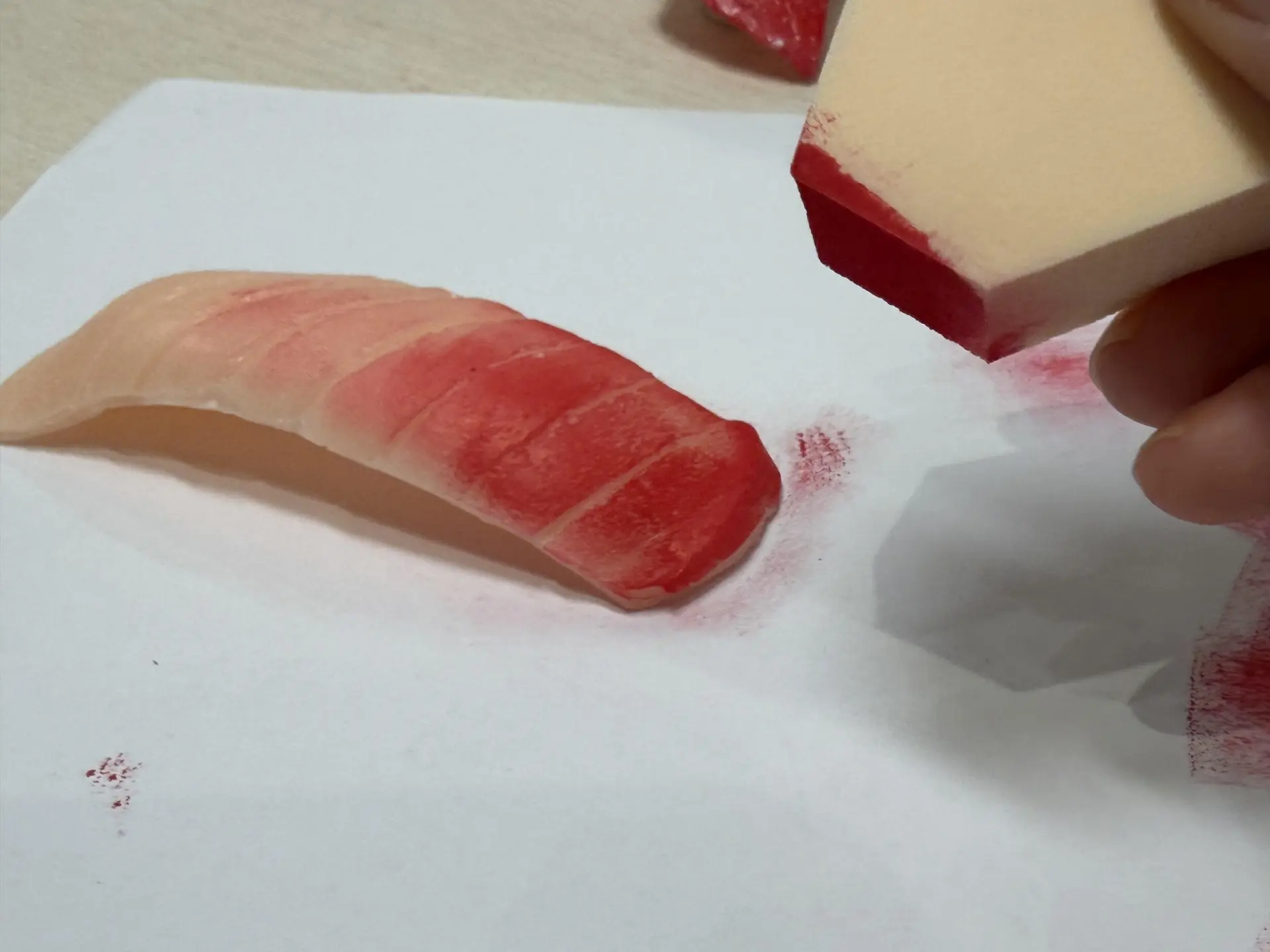 スポンジで叩き込む