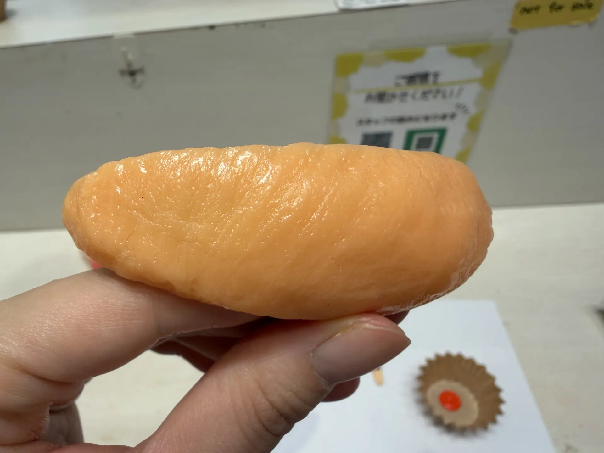 薄い溝に沿って線を描く