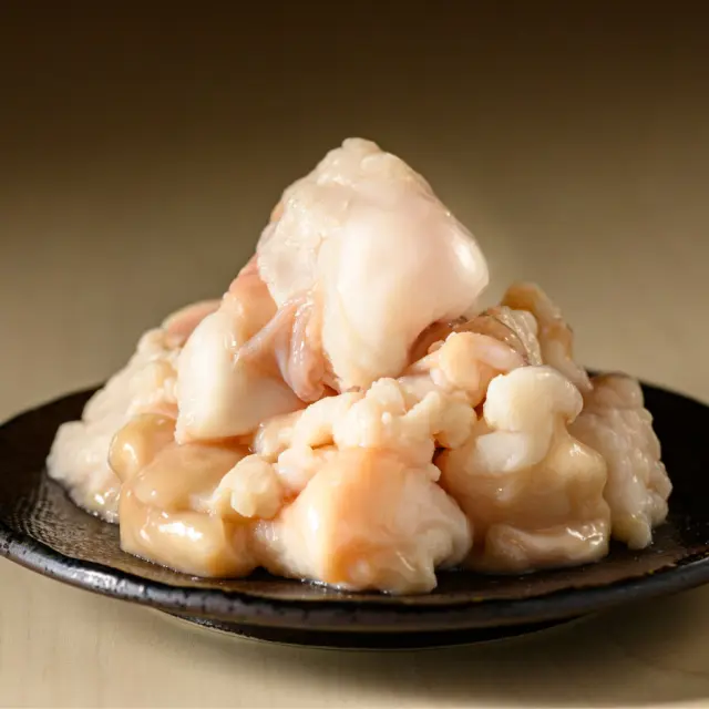 A hotpot that highlights the umami of domestic beef offal
