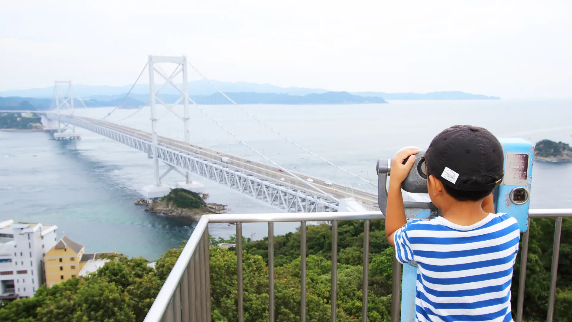 展望台からは360度の大パノラマで瀬戸内の絶景を一望できる