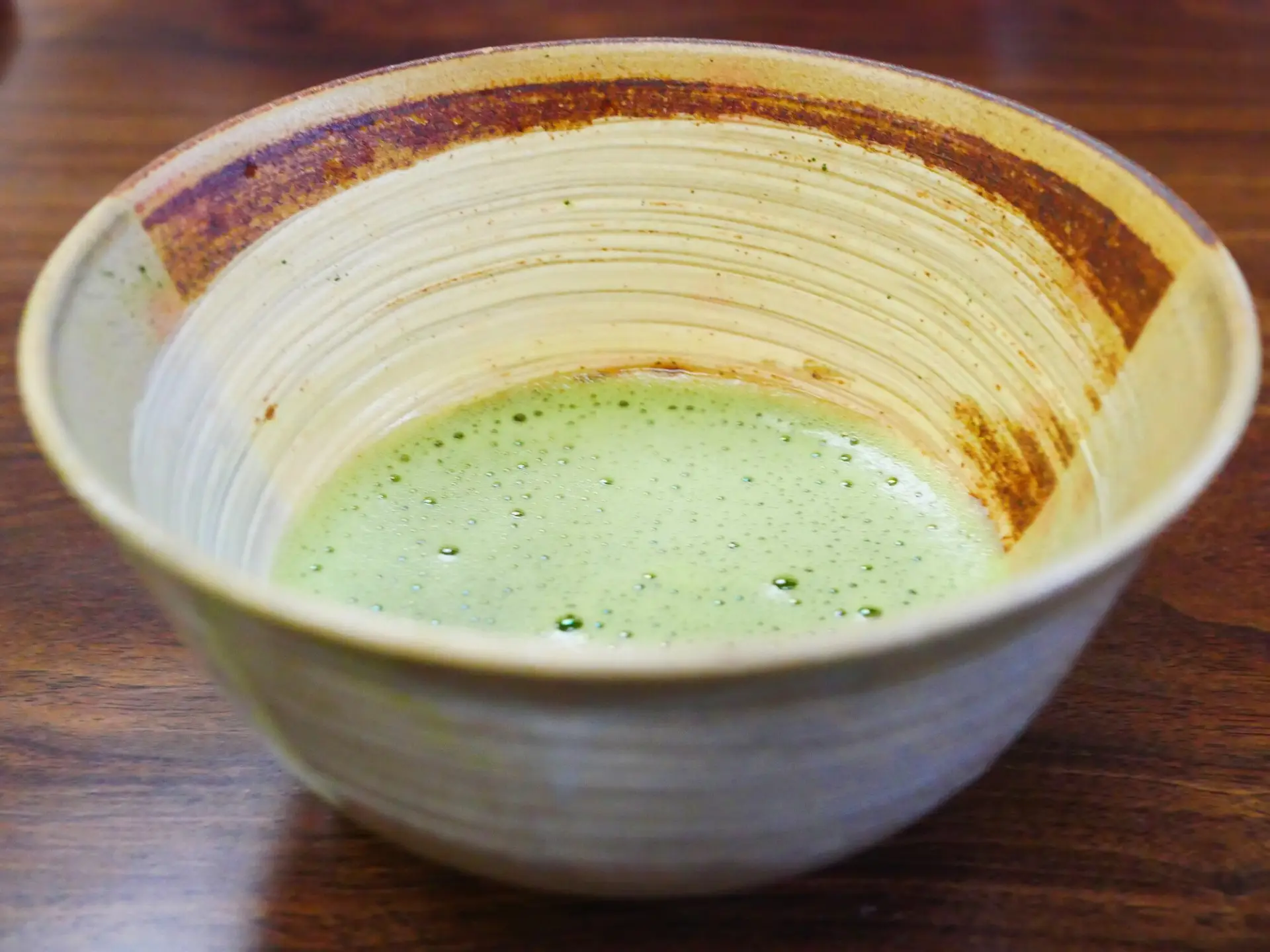 「犬山焼」の器で味わえる抹茶（写真はイメージです）