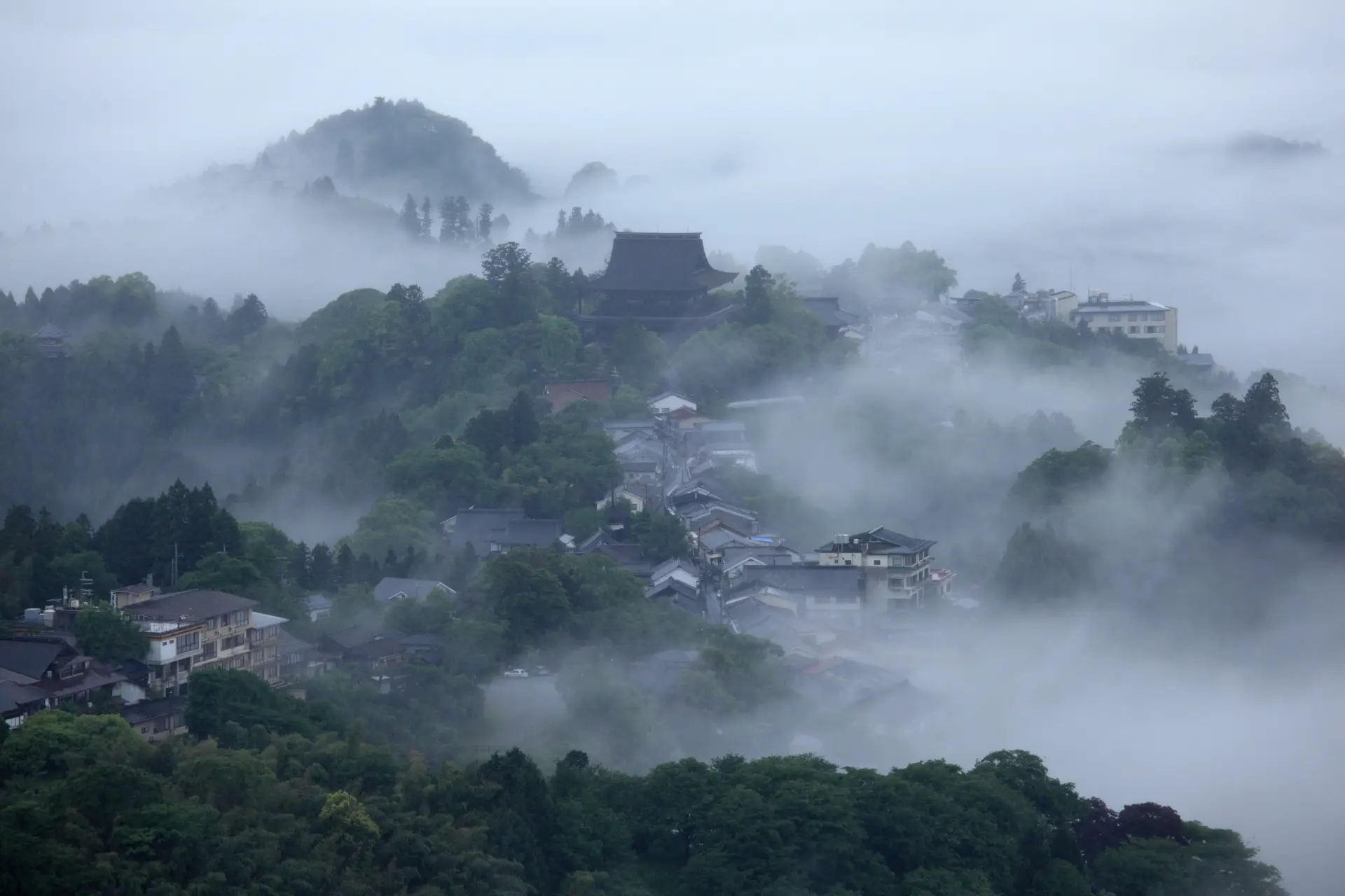吉野山の高台に鎮座する修験道の総本山