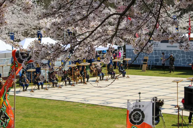 天童市の春の風物詩「人間将棋」
