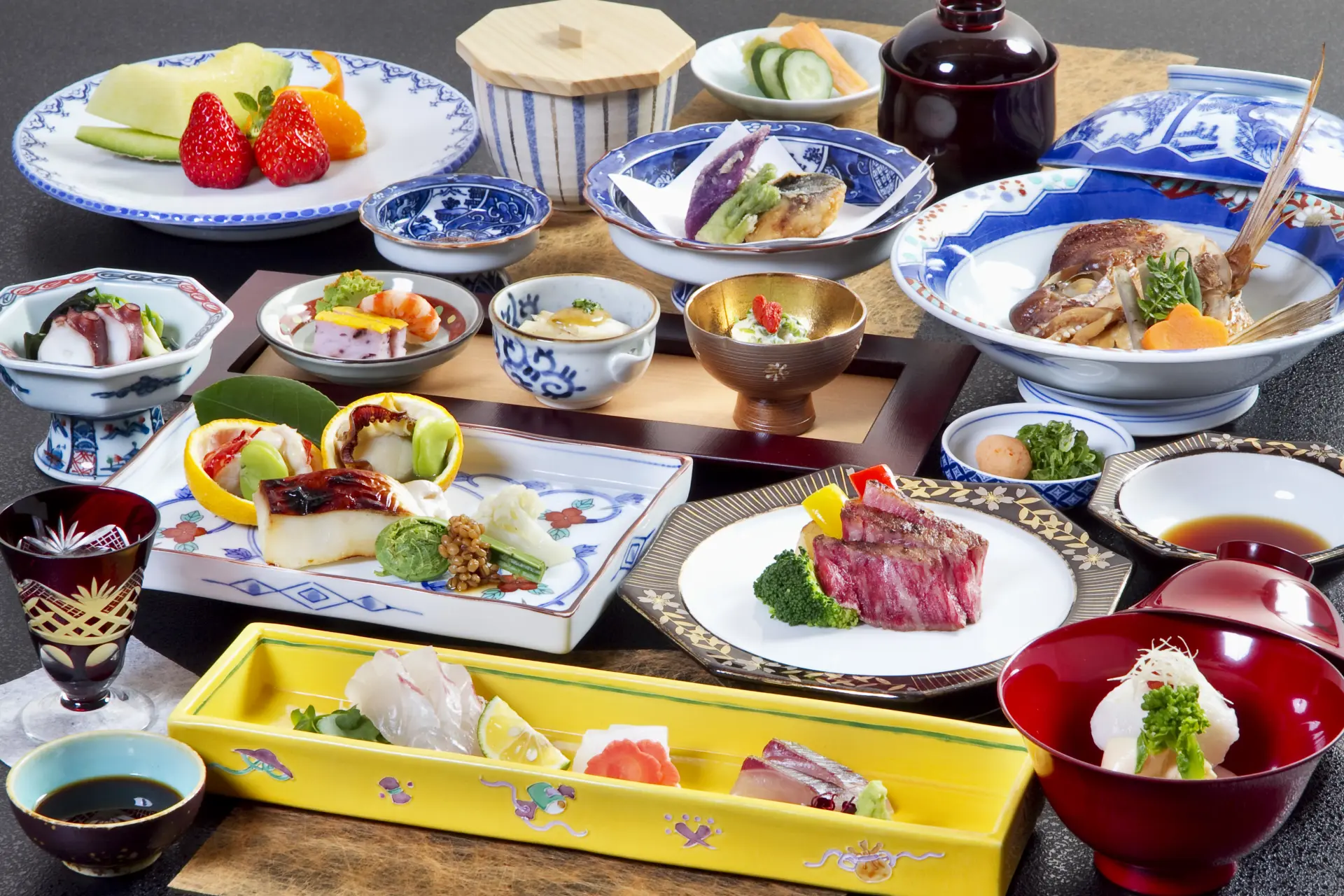 旬の美味が楽しめる料理も自慢
