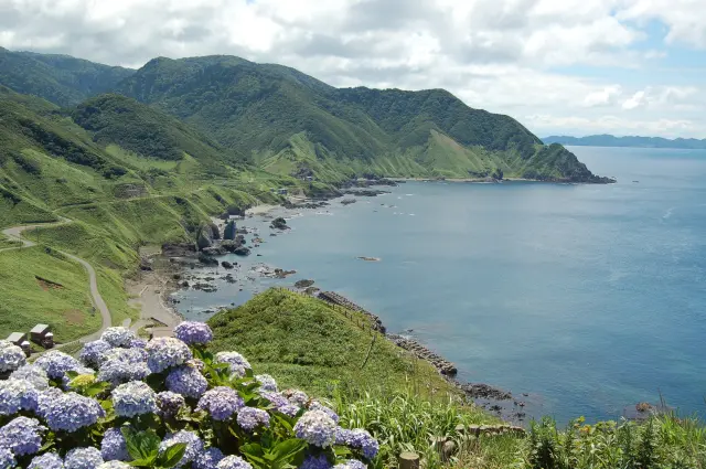 天候に恵まれれば、海峡を挟んで対岸の北海道まで見渡せる