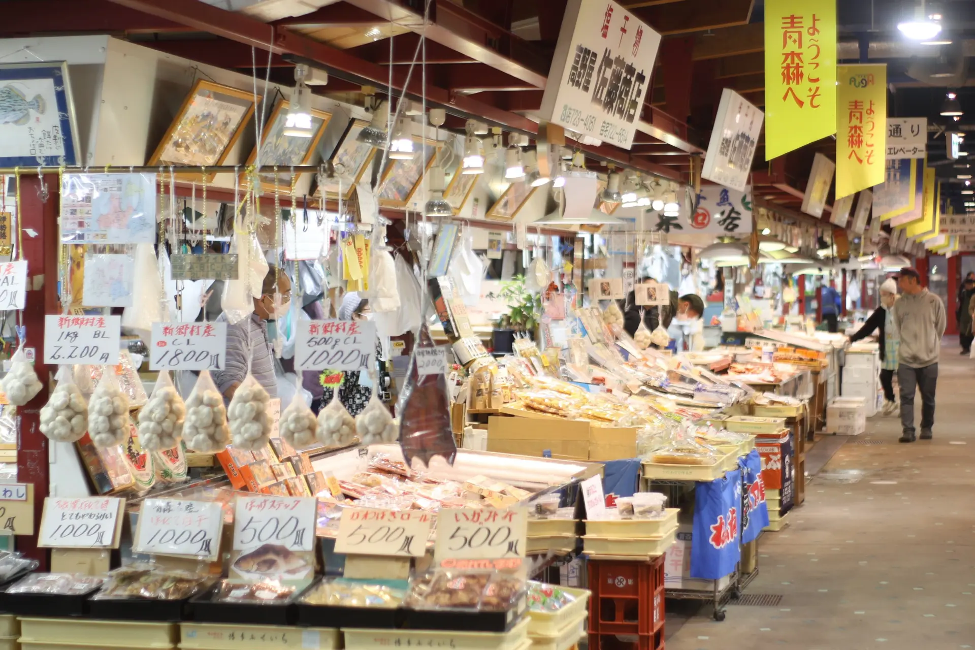 青森の美味が幅広く揃うので、お土産探しにも最適