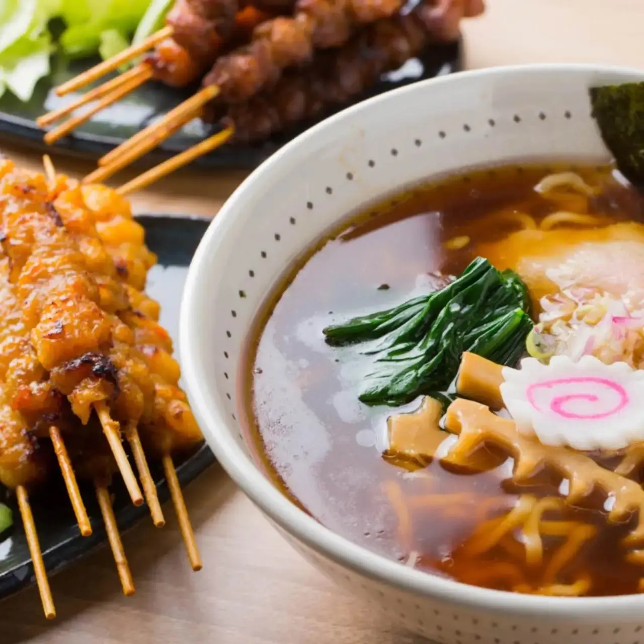 博多名物の「ぐる皮」とラーメンが一度に味わえる