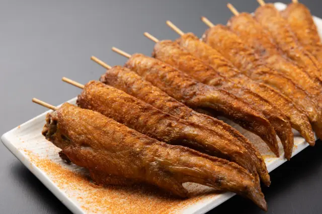 スパイシーな味わいが魅力の「から手羽」