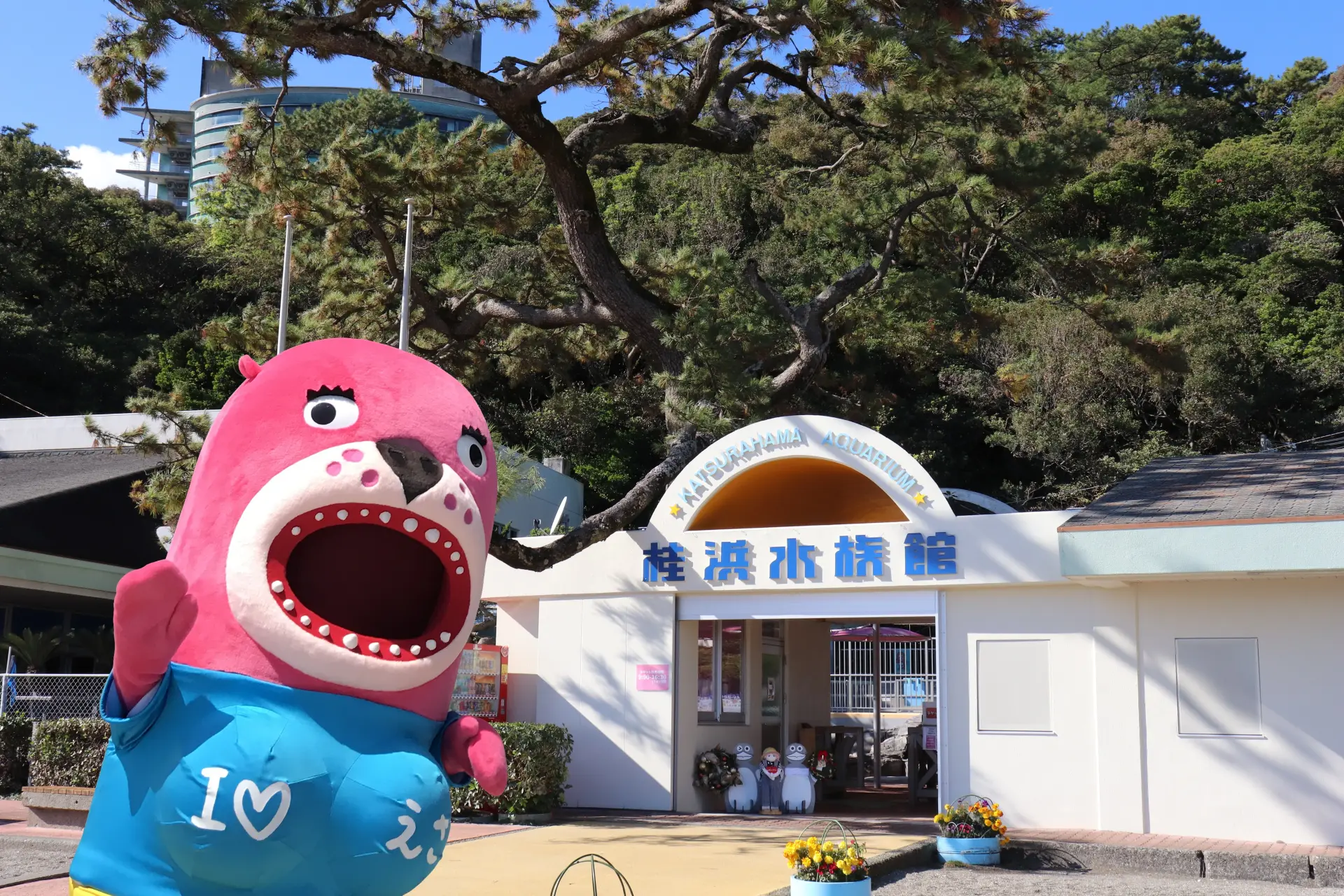 SNSでも話題のマスコットキャラクター「おとどちゃん」はインパクト抜群