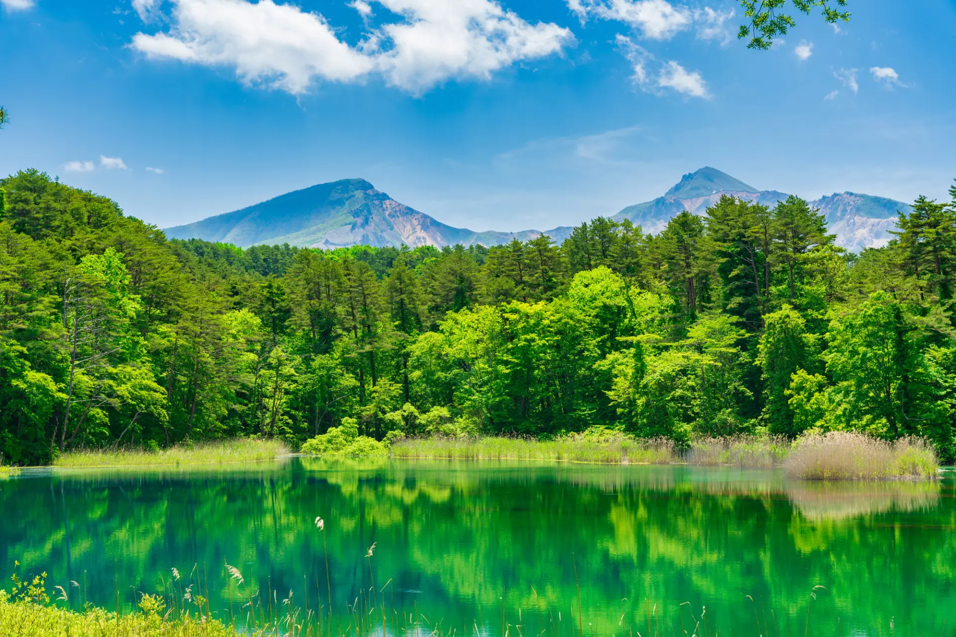 火山が生んだ福島の絶景11選】色や流れが変わる水の風景へ | GOOD LUCK