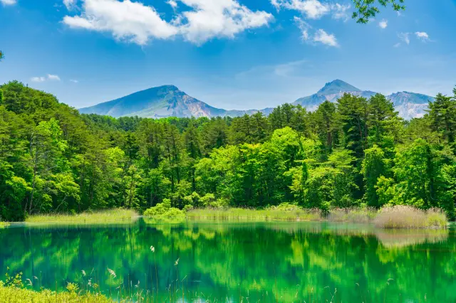 【火山が生んだ福島の絶景11選】色や流れが変わる水の風景へ