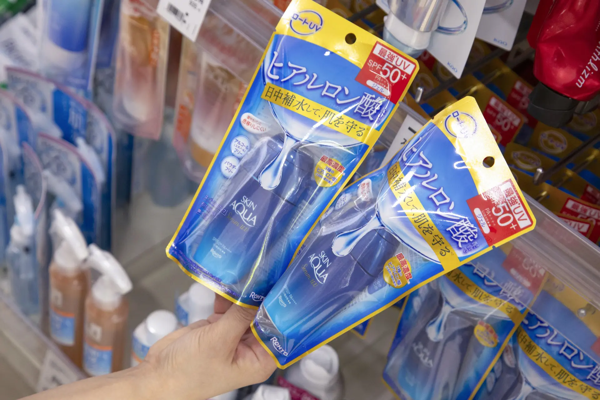 ロート製薬「スキンアクア ヒアルロンセラムUV」
