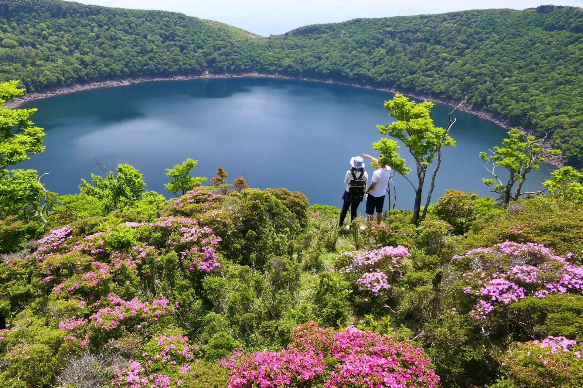 トレッキングの先に広がる大浪池の絶景