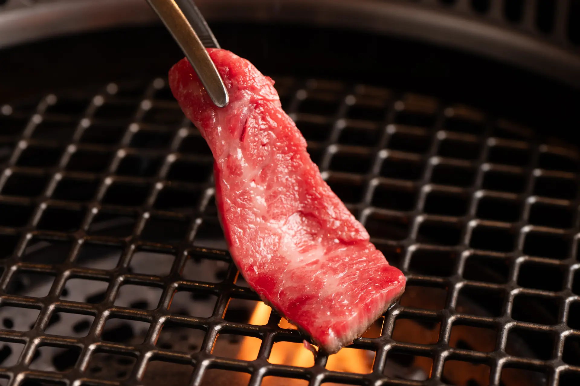 优质油脂在口中化开，散发甘甜浓郁的滋味