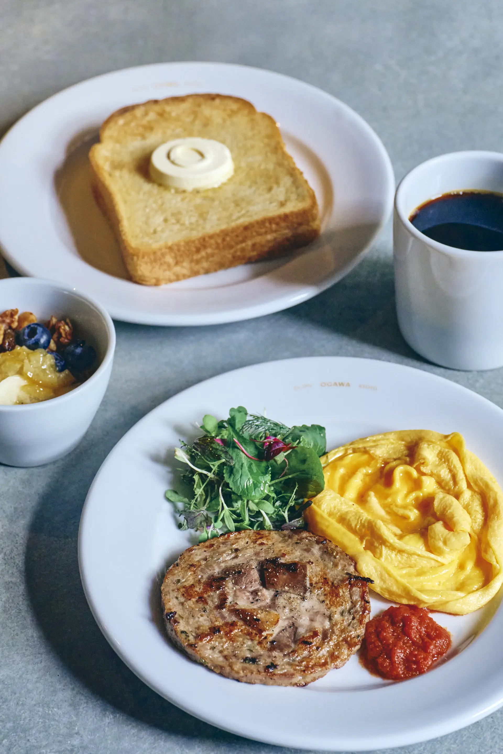 モーニングメニュー 京小麦トースト ソーセージとスクランブルエッグ
