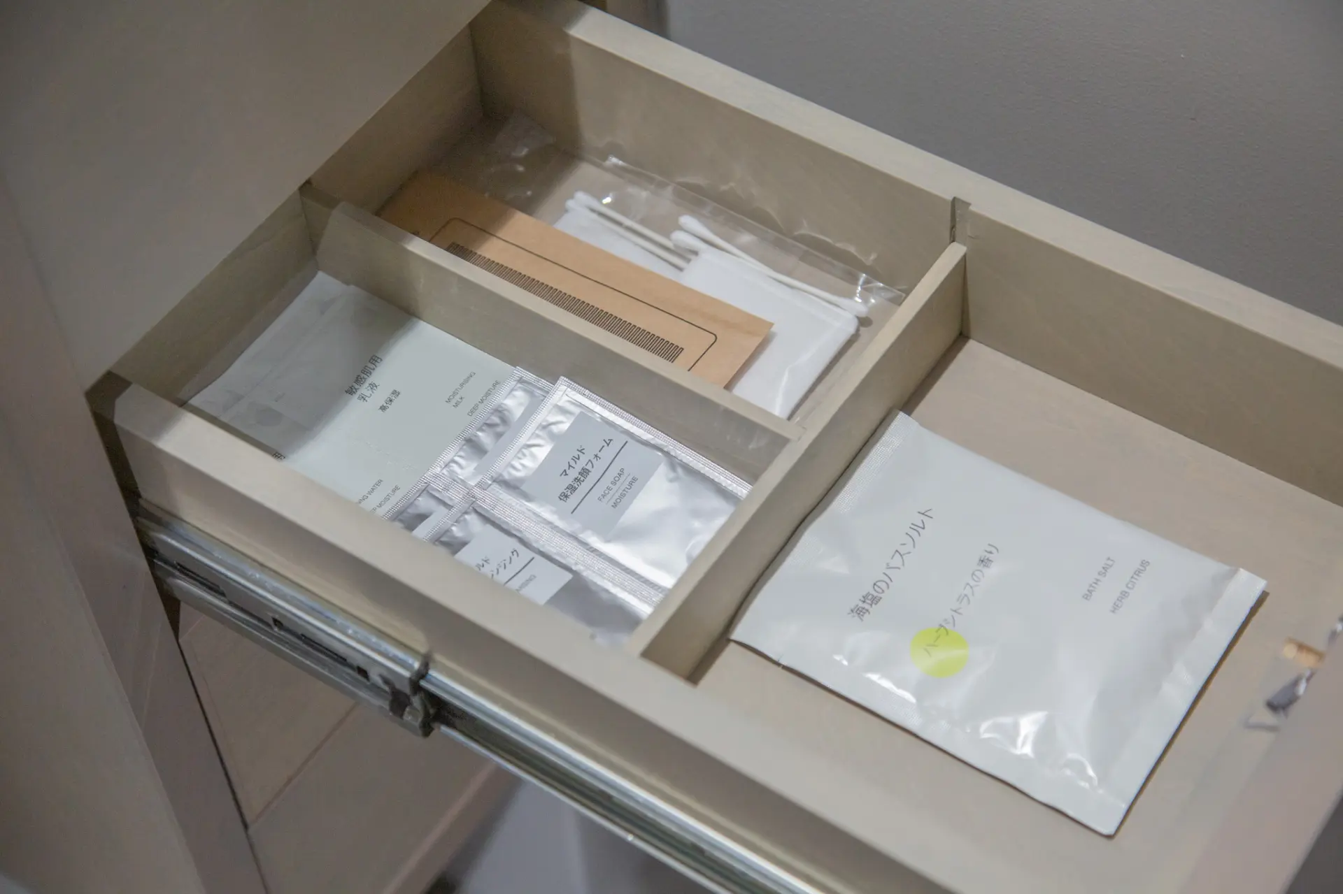アメニティや家電は無印良品のアイテム
