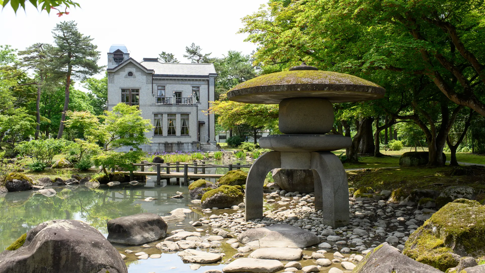 千秋公園を手掛けた造園家の長岡安平による設計の庭園