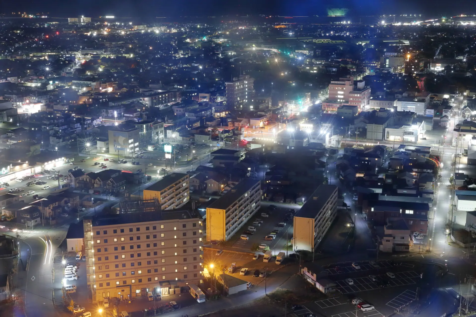 秋田市街地に広がるロマンティックな夜景