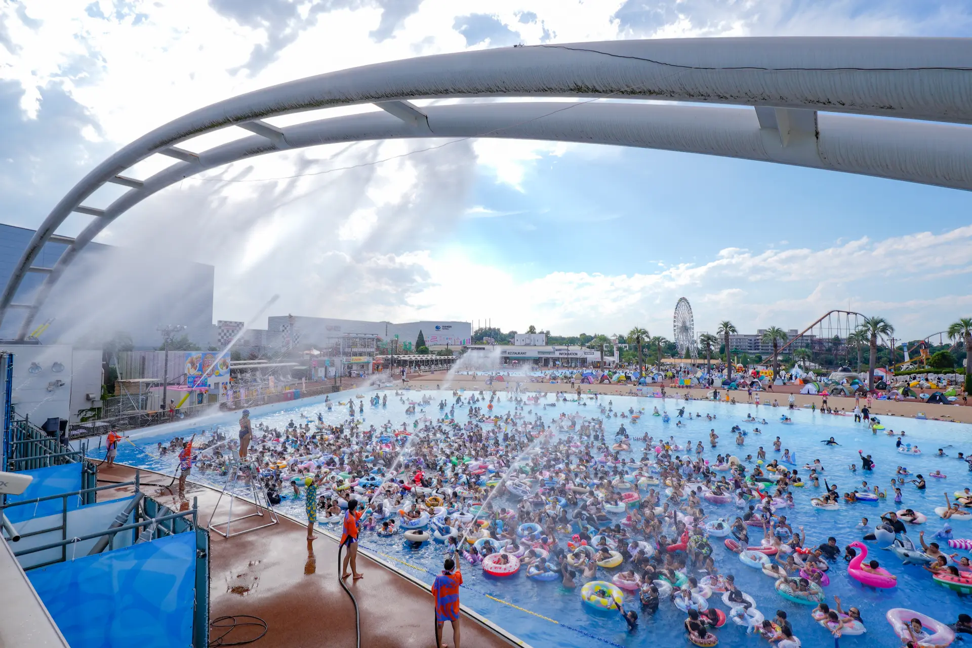 夏ならではの熱気を全身で楽しもう