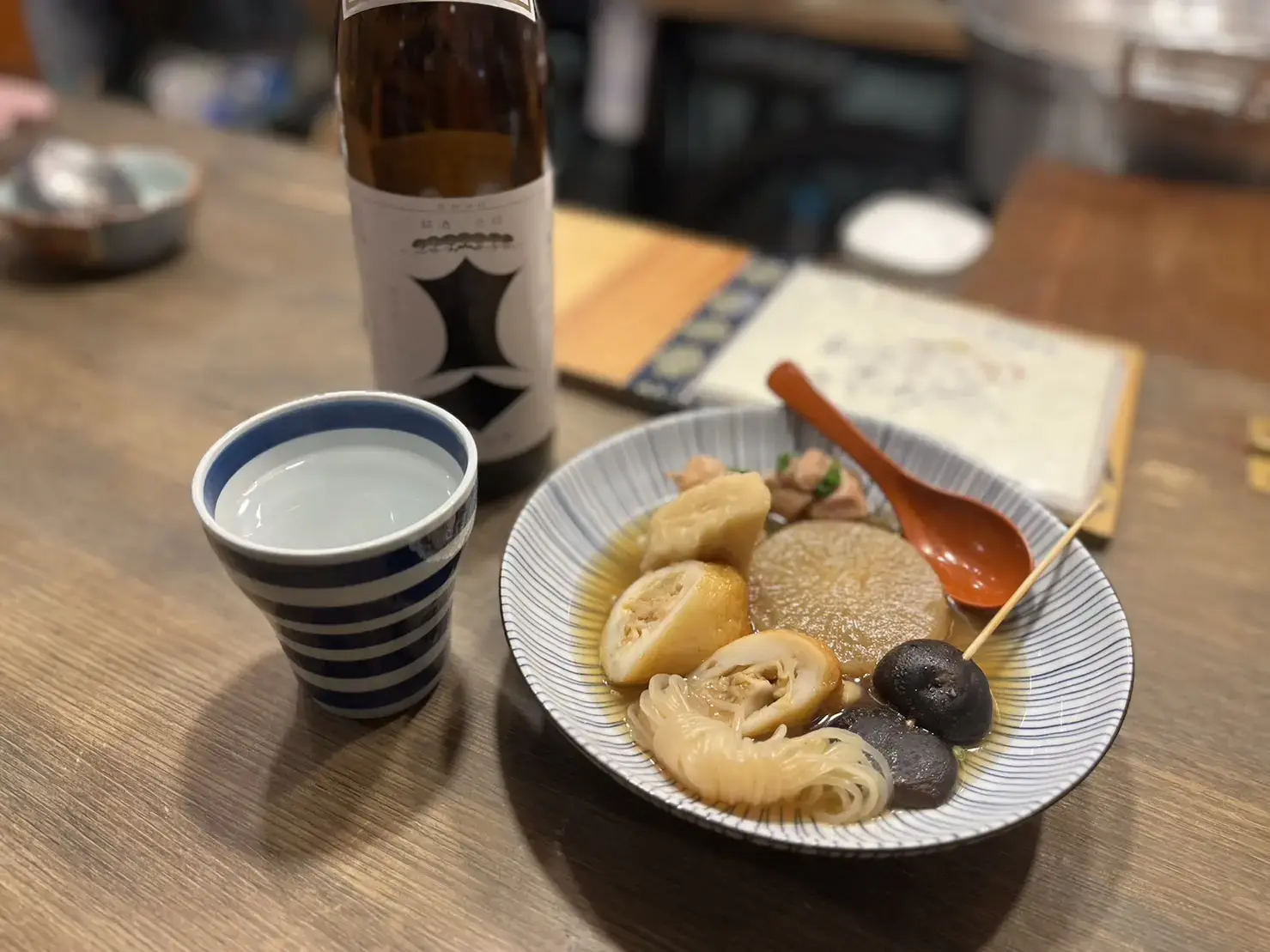 A food stall in Fukuoka’s Tenjin yatai district serving flying fish broth oden and creative cuisine